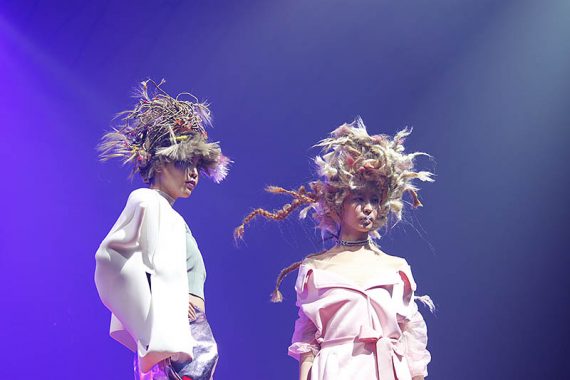 大阪、日本、アジアの<br />
｢女性をもっと美しく」するヘアショー
